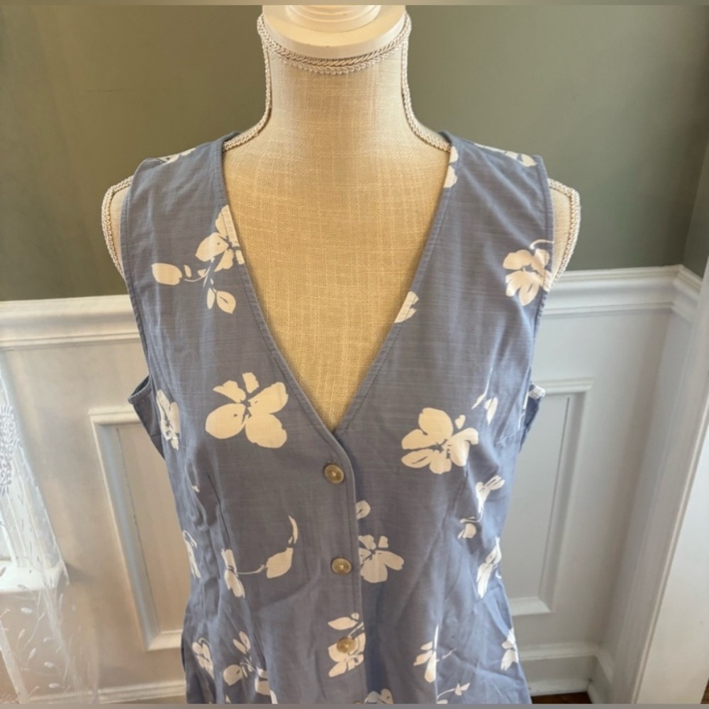 Universal Thread Light Blue and White Patterned Top - Picture 2 of 7